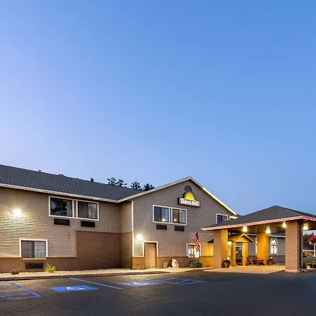 Days Inn By Wyndham Iron Mountain